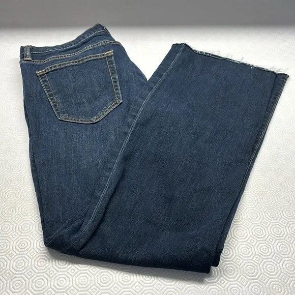 Gap Dark Wash Boot Cut Raw Hem Denim Jeans Size 6/28 Regular - Picture 3 of 13